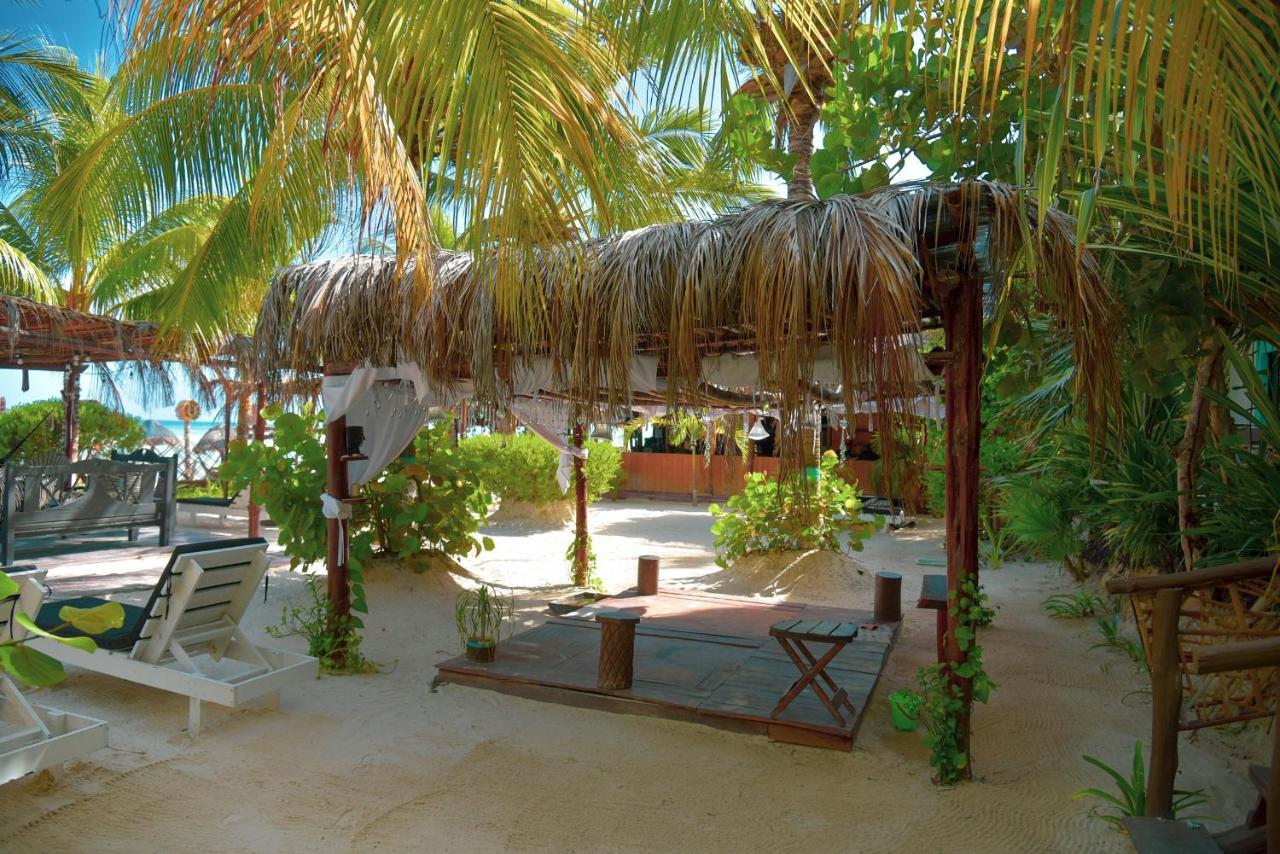 הולבוקס איילנד Hotel Villas Tiburon מראה חיצוני תמונה